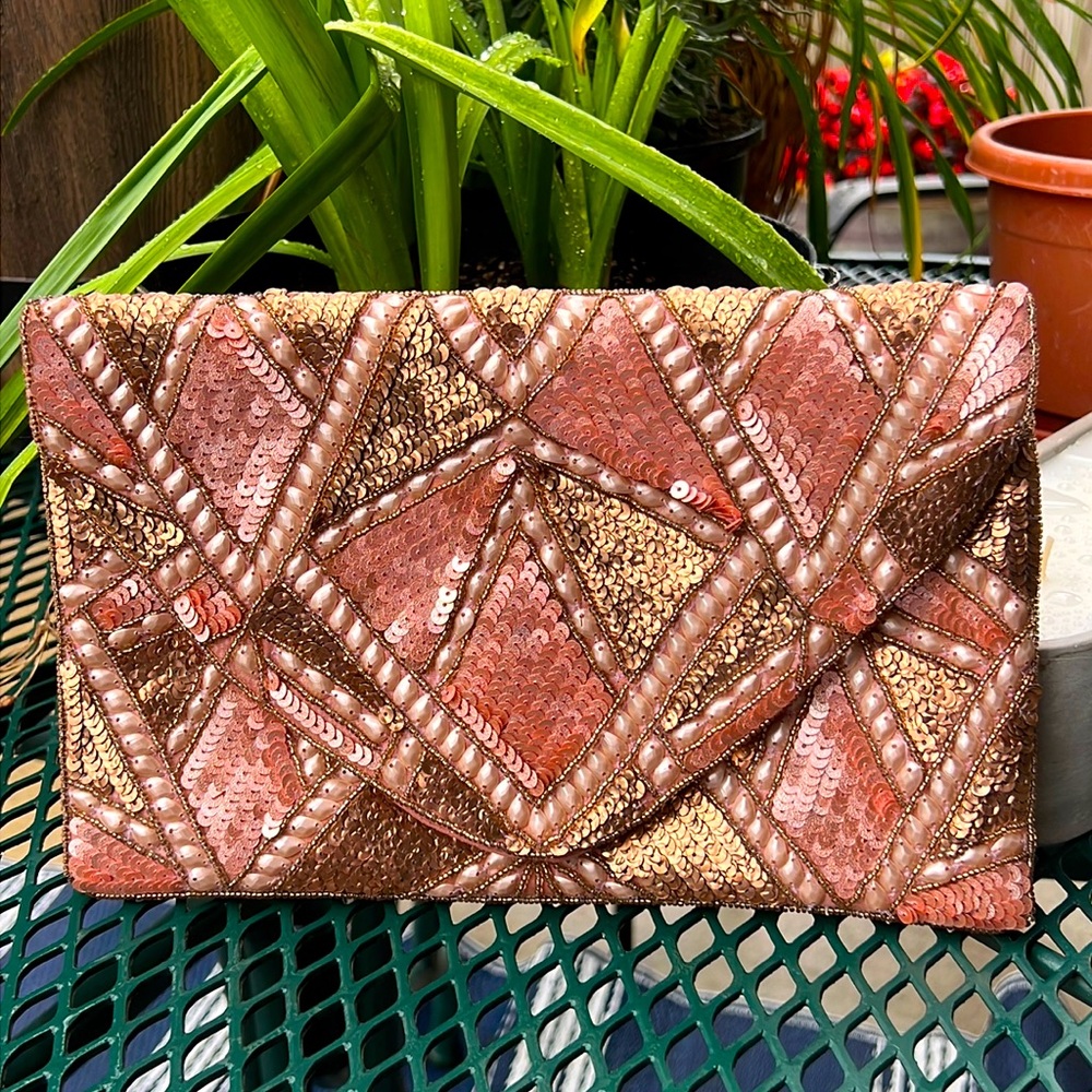 EUC Gorgeous Clutch/Shoulder bag. Made in India w/beads, sequins & cotton fabric